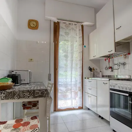 Apartment Lovely In With Wifi Recco